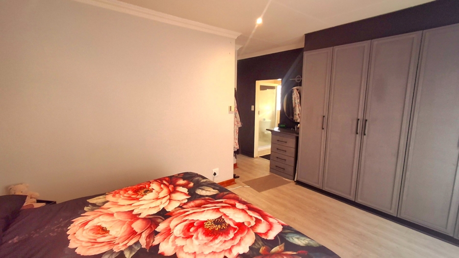 3 Bedroom Property for Sale in Vaalpark Free State